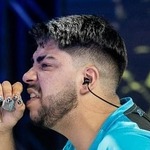 Naista